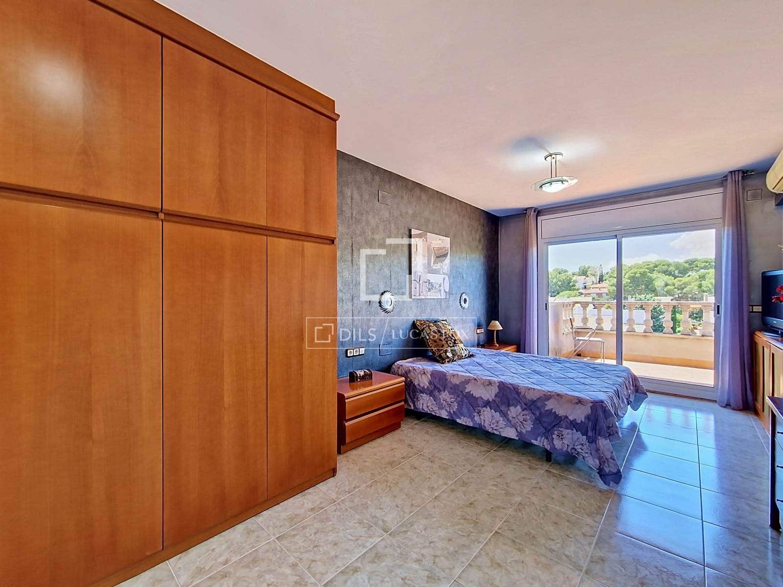 4 bedroom Villa for rent in Cunit with pool garage - € 2,950 (Ref: 9830416)