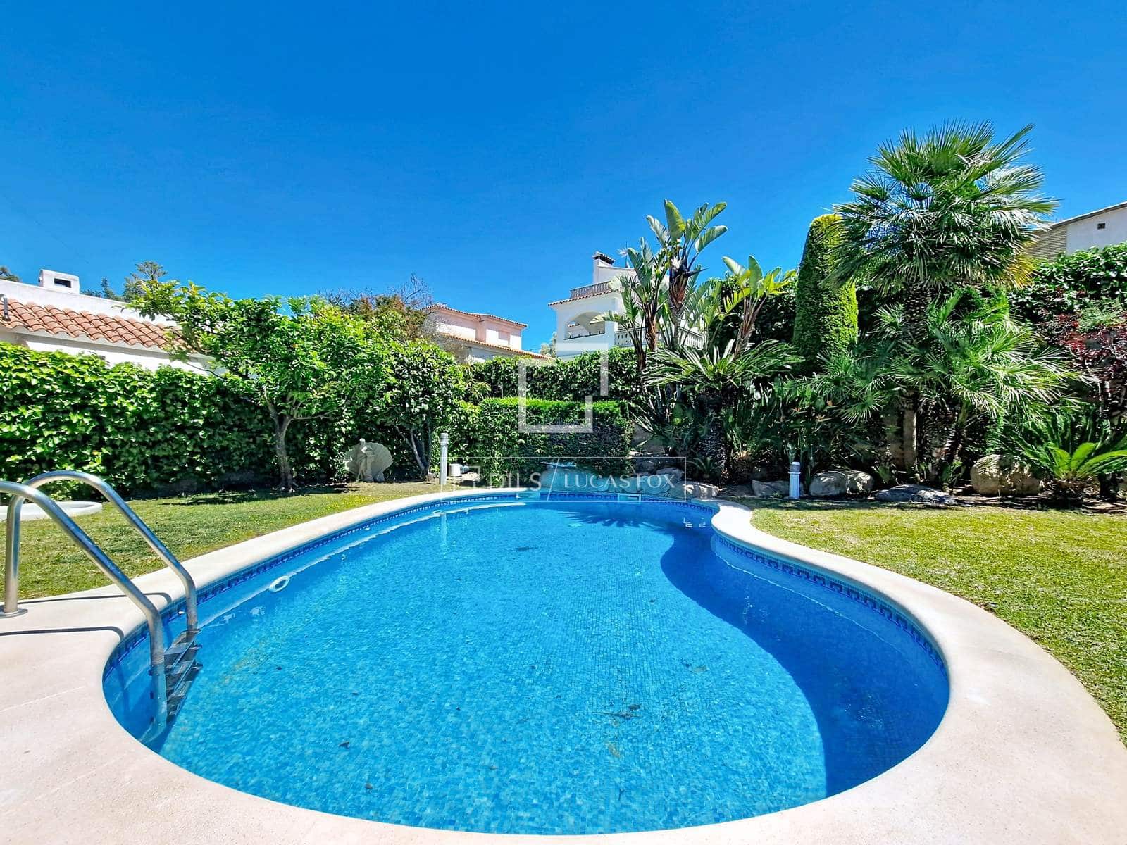 4 bedroom Villa for rent in Cunit with pool garage - € 2,950 (Ref: 9830416)