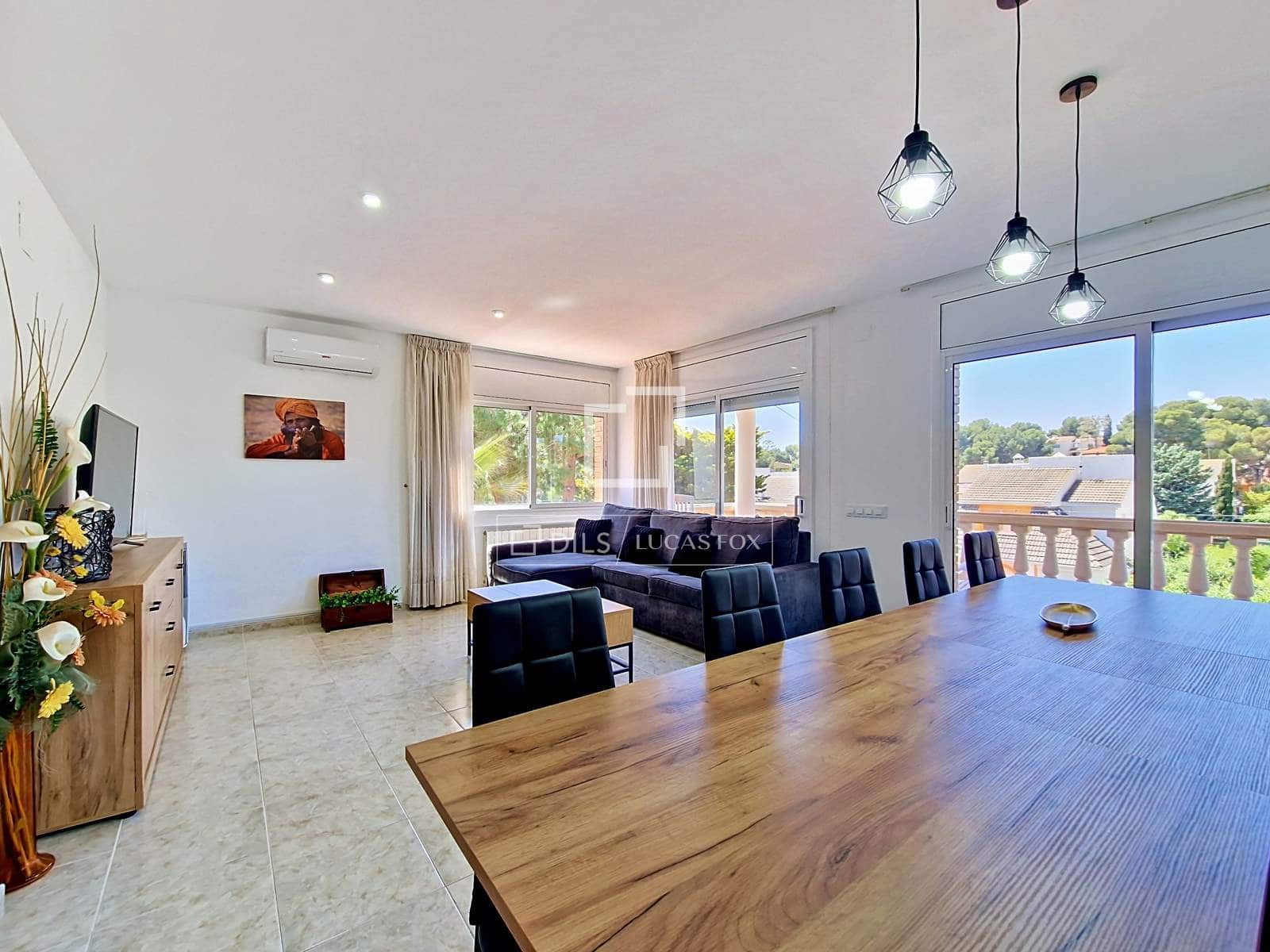 4 bedroom Villa for rent in Cunit with pool garage - € 2,950 (Ref: 9830416)