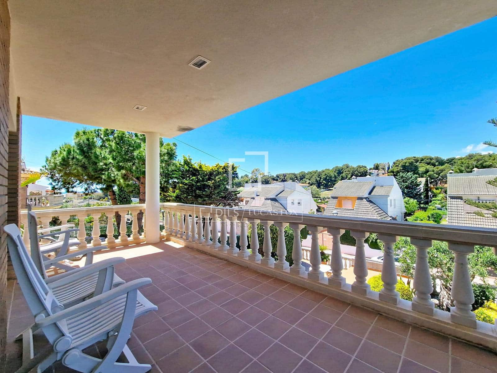 4 bedroom Villa for rent in Cunit with pool garage - € 2,950 (Ref: 9830416)