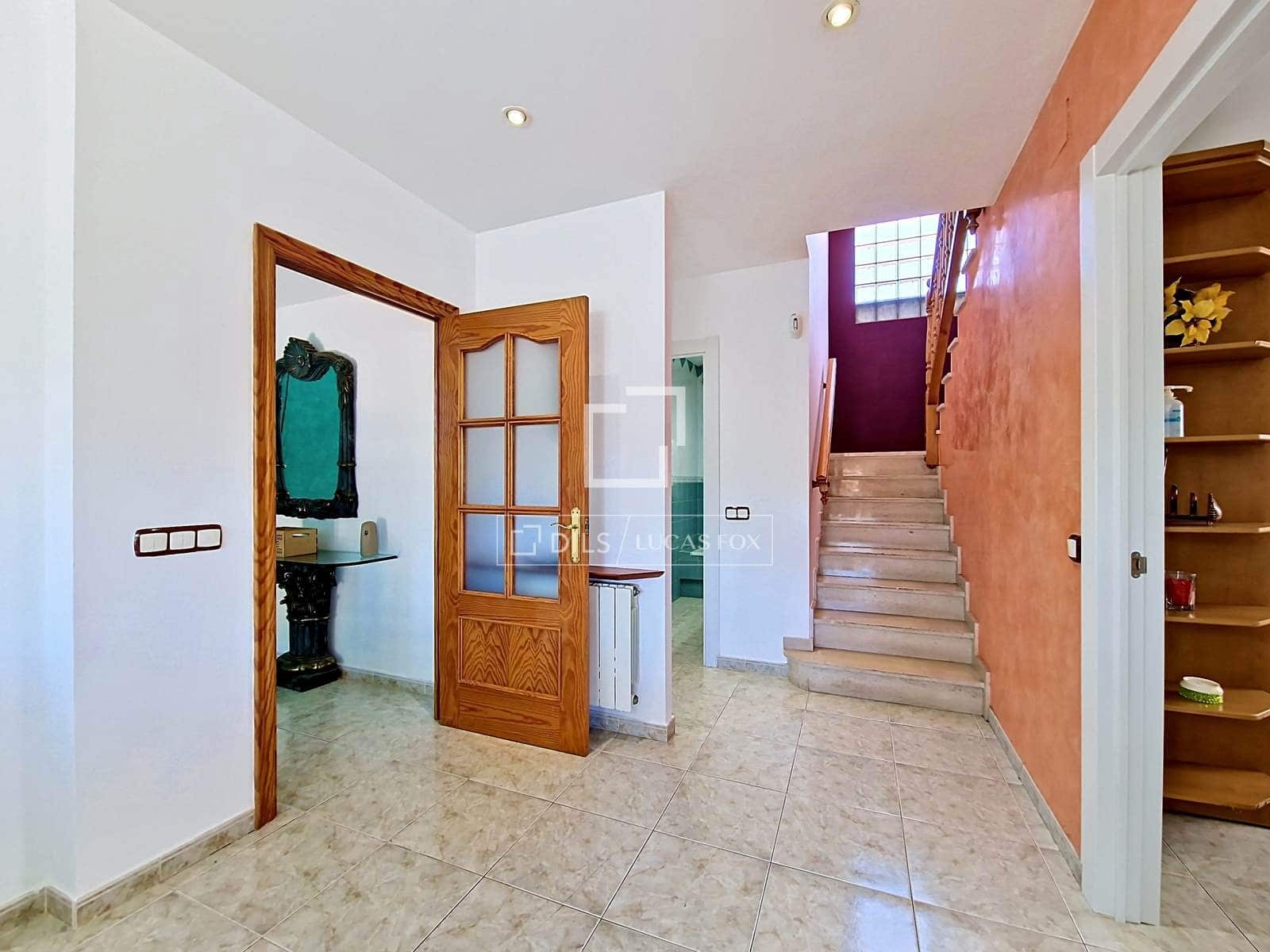 4 bedroom Villa for rent in Cunit with pool garage - € 2,950 (Ref: 9830416)