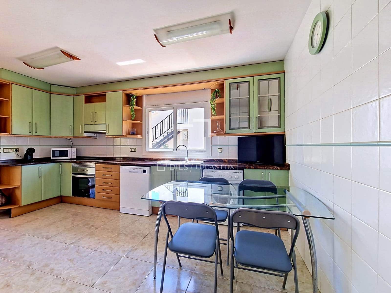 4 bedroom Villa for rent in Cunit with pool garage - € 2,950 (Ref: 9830416)