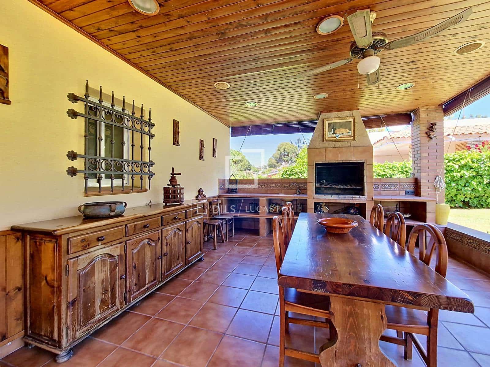 4 bedroom Villa for rent in Cunit with pool garage - € 2,950 (Ref: 9830416)