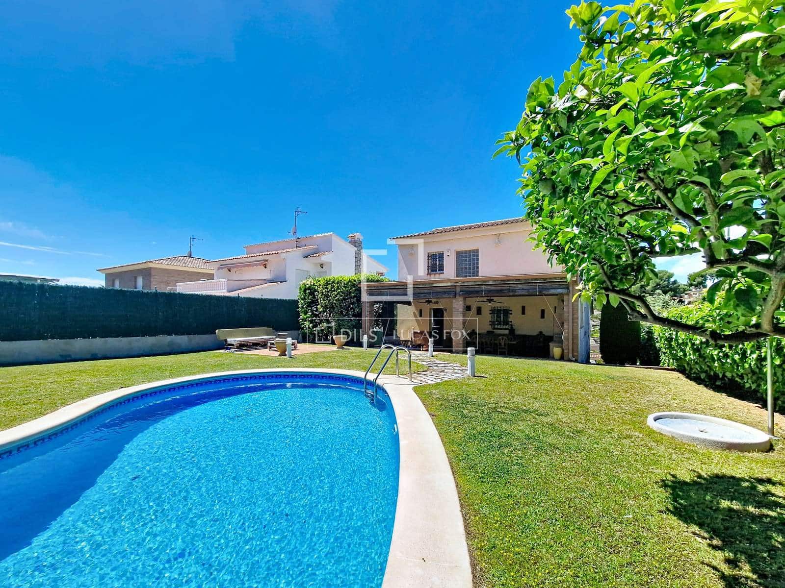 4 bedroom Villa for rent in Cunit with pool garage - € 2,950 (Ref: 9830416)