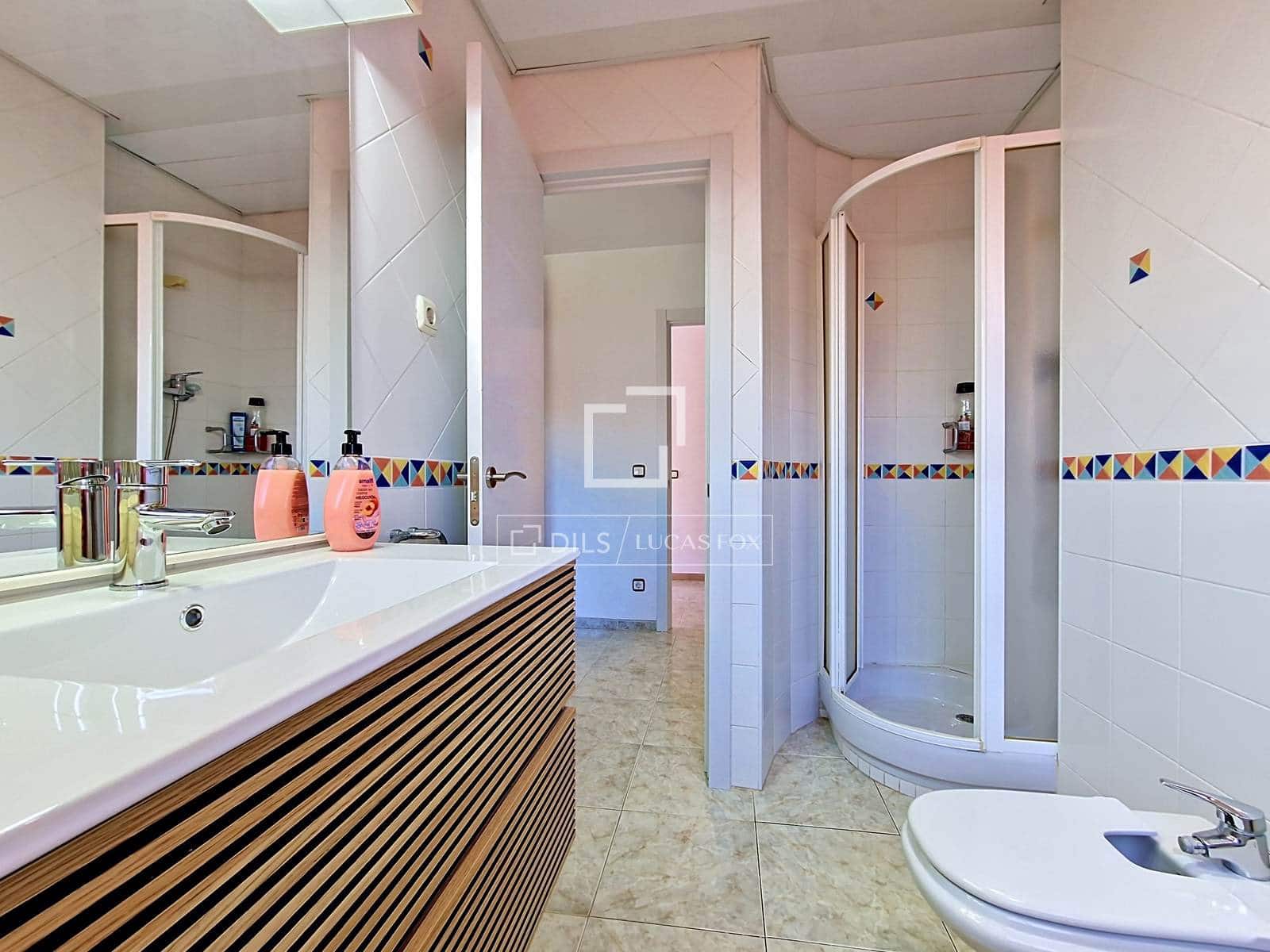 4 bedroom Villa for rent in Cunit with pool garage - € 2,950 (Ref: 9830416)