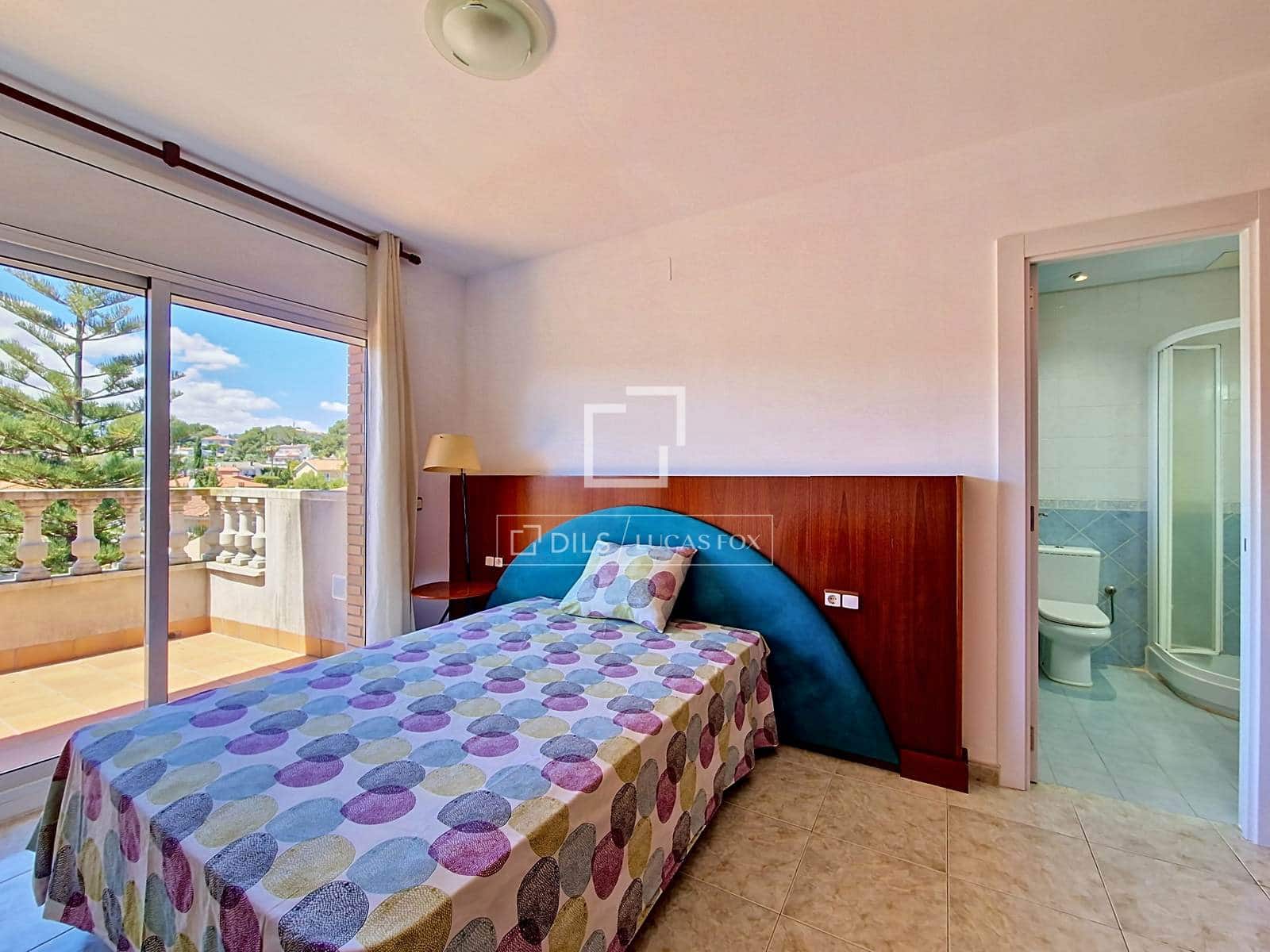 4 bedroom Villa for rent in Cunit with pool garage - € 2,950 (Ref: 9830416)