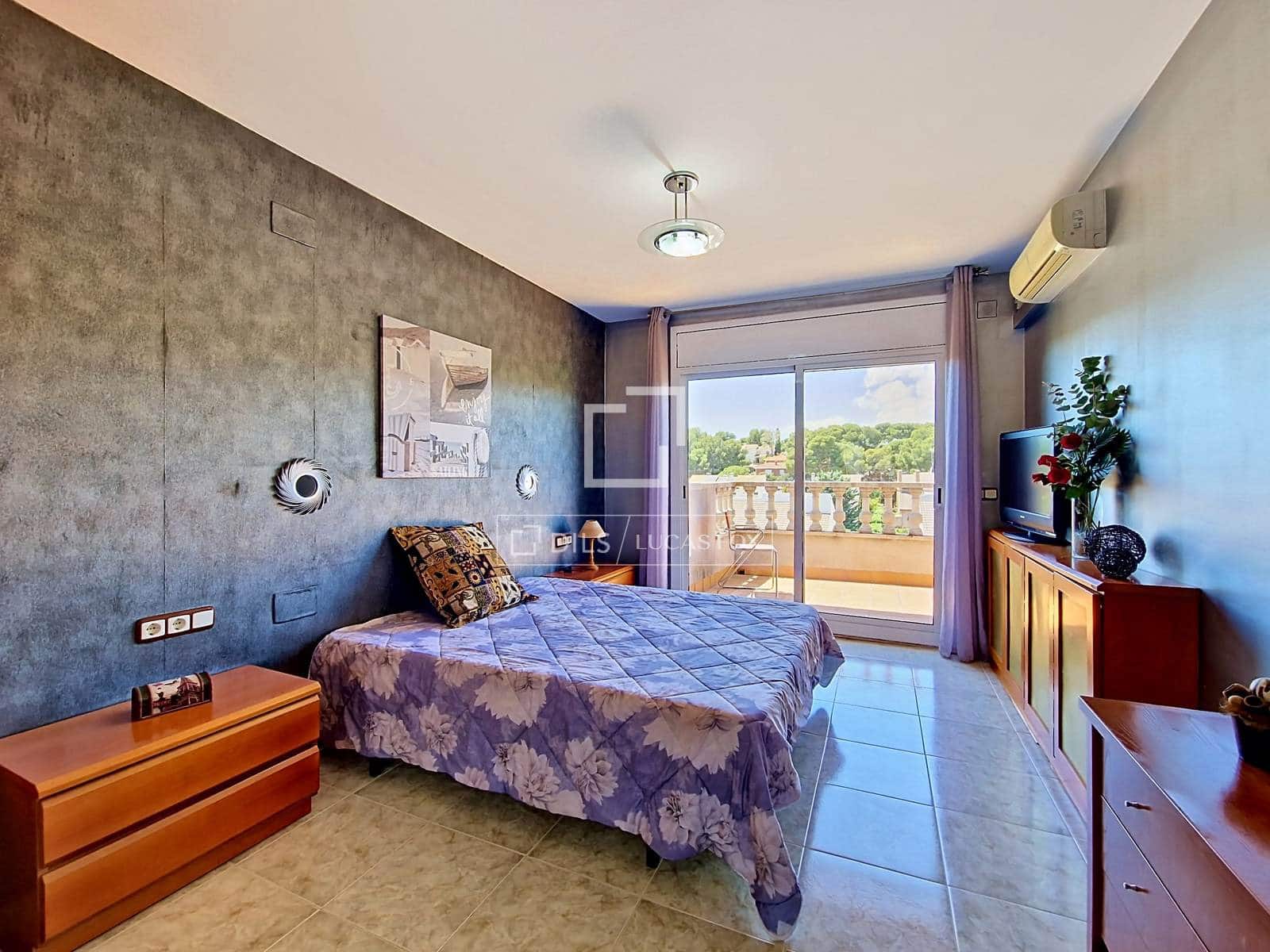4 bedroom Villa for rent in Cunit with pool garage - € 2,950 (Ref: 9830416)