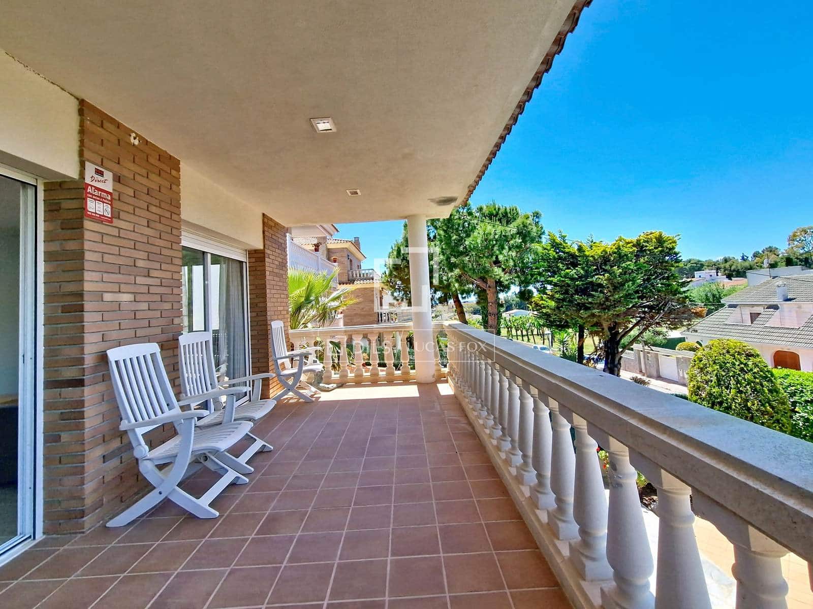 4 bedroom Villa for rent in Cunit with pool garage - € 2,950 (Ref: 9830416)