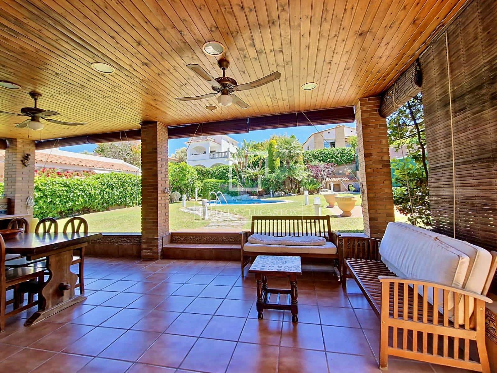 4 bedroom Villa for rent in Cunit with pool garage - € 2,950 (Ref: 9830416)