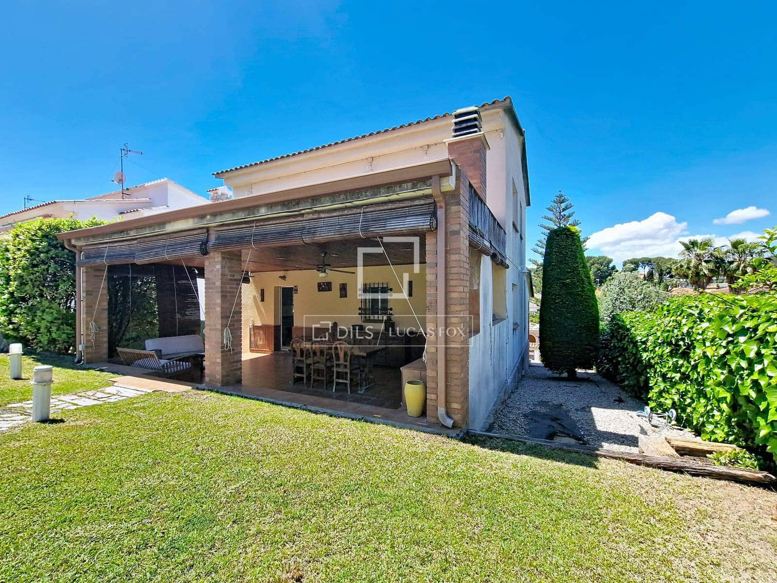 4 bedroom Villa for rent in Cunit with pool garage - € 2,950 (Ref: 9830416)