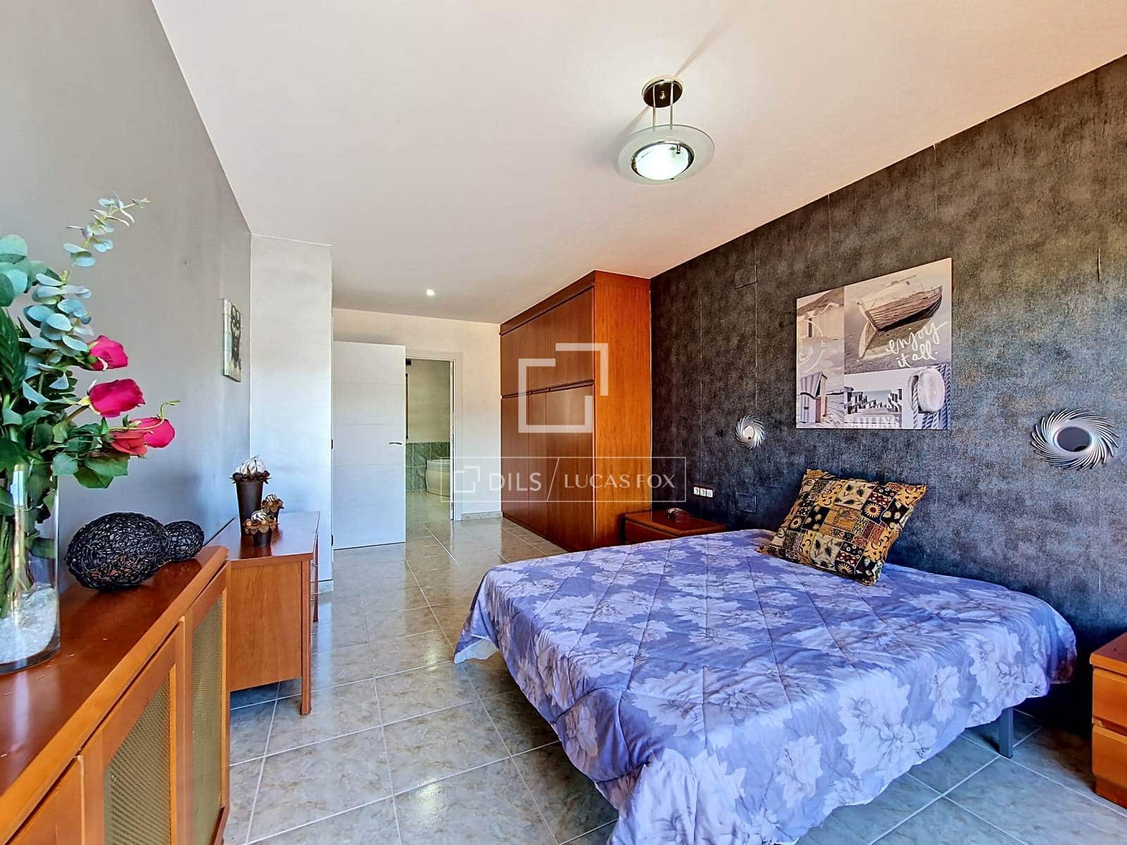 4 bedroom Villa for rent in Cunit with pool garage - € 2,950 (Ref: 9830416)