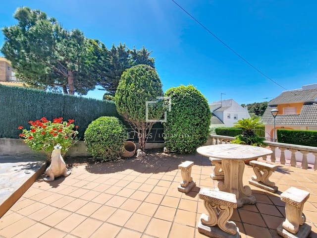 4 bedroom Villa for rent in Cunit with pool garage - € 2,950 (Ref: 9830416)