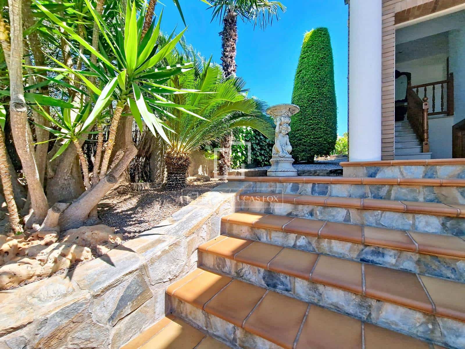 4 bedroom Villa for rent in Cunit with pool garage - € 2,950 (Ref: 9830416)