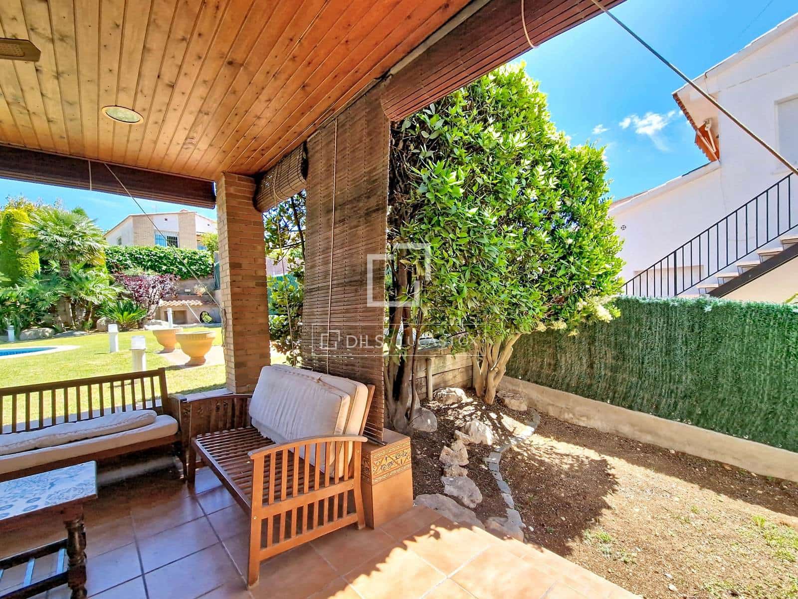 4 bedroom Villa for rent in Cunit with pool garage - € 2,950 (Ref: 9830416)