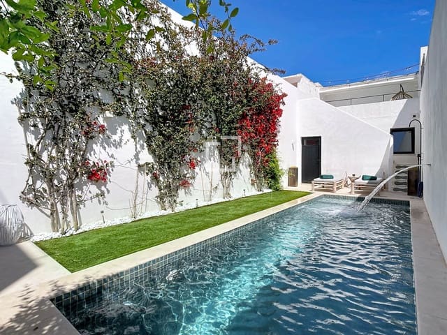 6 soveværelse Villa til salg i Ciutadella de Menorca med swimmingpool garage - € 1.480.000 (Ref: 9831954)