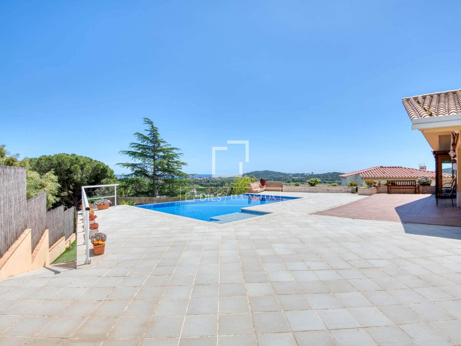 4 Zimmer Villa zu verkaufen in Platja d'Aro mit Pool Garage - 1.100.000 € (Ref: 9831957)
