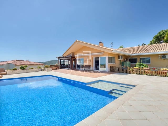 4 Zimmer Villa zu verkaufen in Platja d'Aro, Castell-Platja d'Aro mit Pool Garage - 1.100.000 € (Ref: 9831957)