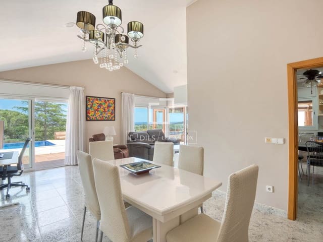 4 Zimmer Villa zu verkaufen in Platja d'Aro, Castell-Platja d'Aro mit Pool Garage - 1.100.000 € (Ref: 9831957)