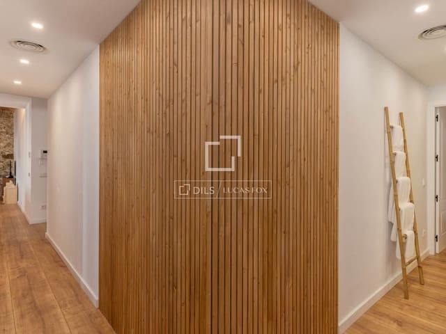 3 soveværelse Lejlighed til salg i Girona by - € 750.000 (Ref: 9832277)