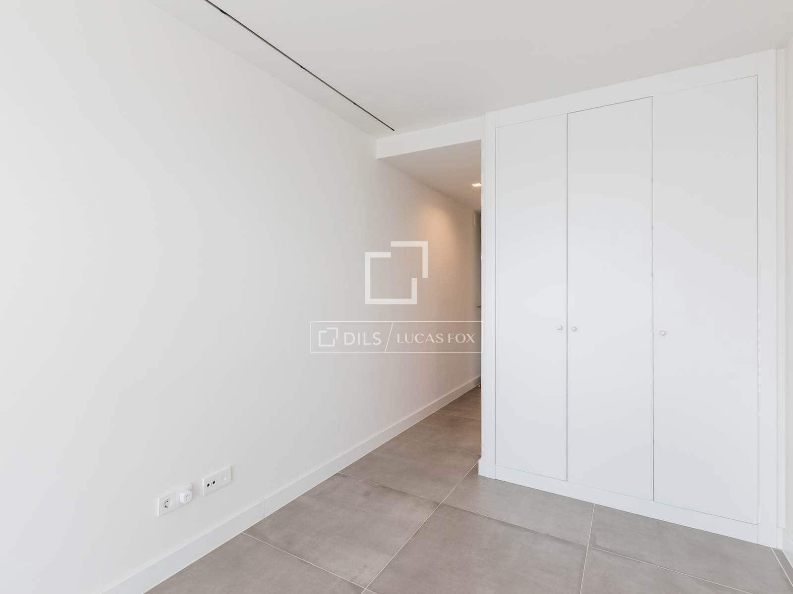 Villa/Maison de 3 chambres à louer à Madrid ville avec piscine garage - 6 300 € (Ref: 9832278)