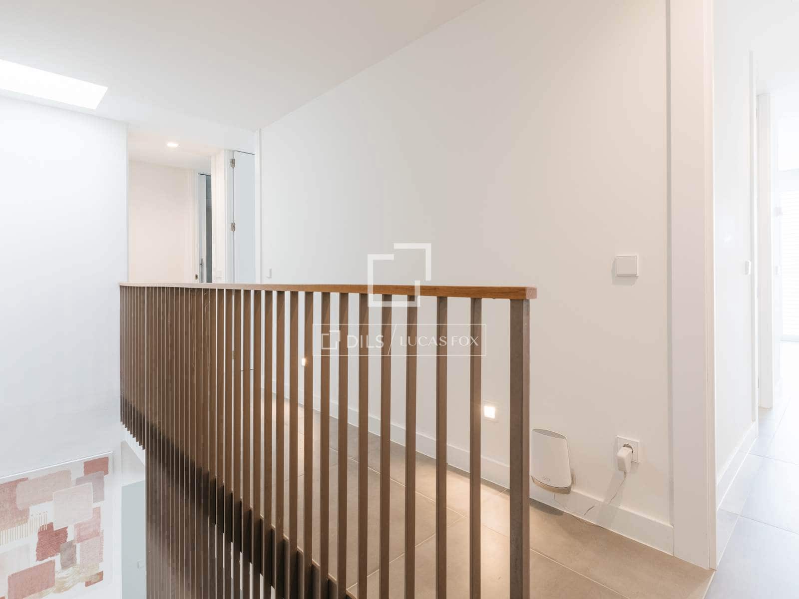 Villa/Maison de 3 chambres à louer à Madrid ville avec piscine garage - 6 300 € (Ref: 9832278)