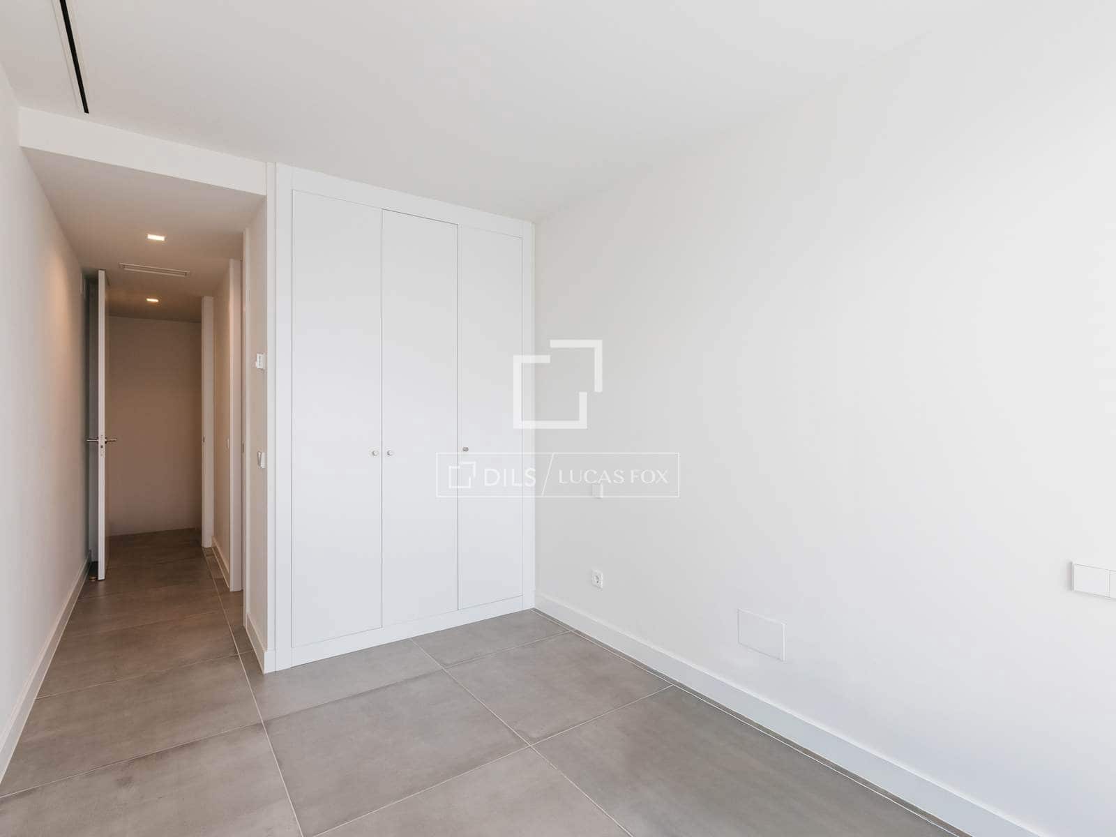 Villa/Maison de 3 chambres à louer à Madrid ville avec piscine garage - 6 300 € (Ref: 9832278)