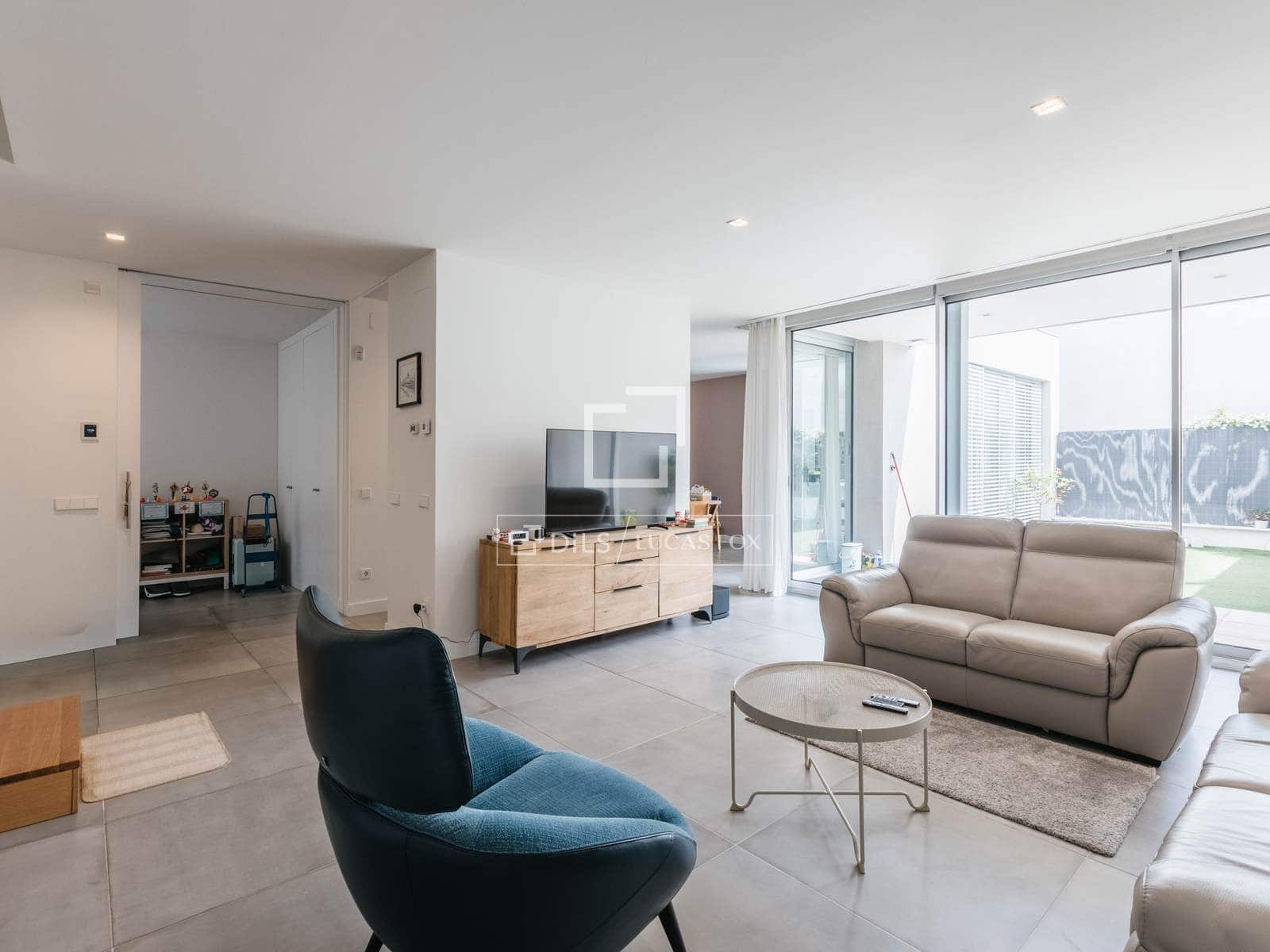 Villa/Maison de 3 chambres à louer à Madrid ville avec piscine garage - 6 300 € (Ref: 9832278)