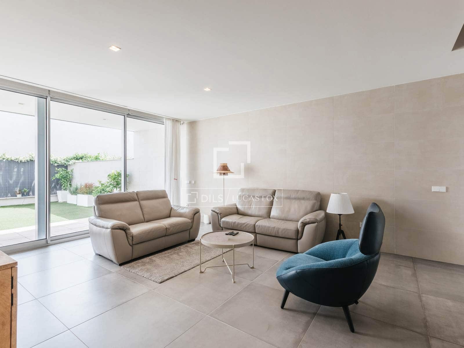 Villa/Maison de 3 chambres à louer à Madrid ville avec piscine garage - 6 300 € (Ref: 9832278)