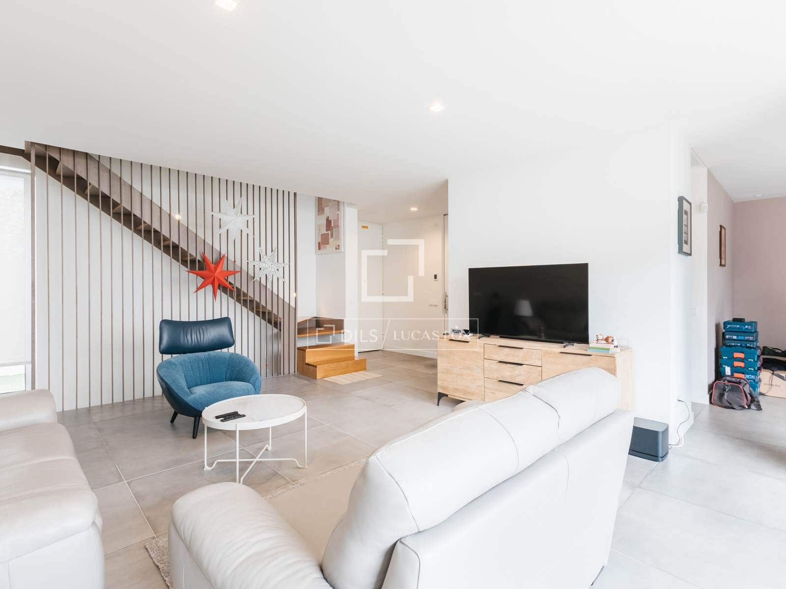 Villa/Maison de 3 chambres à louer à Madrid ville avec piscine garage - 6 300 € (Ref: 9832278)