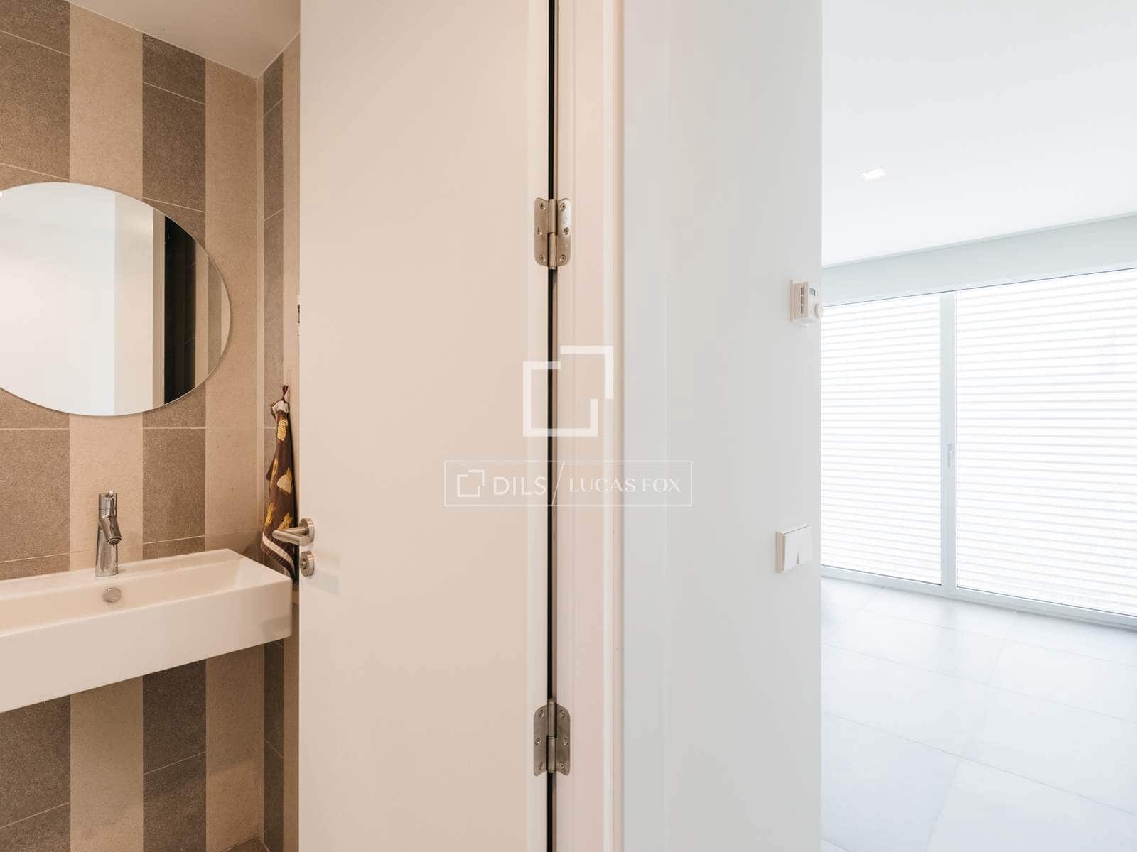 Villa/Maison de 3 chambres à louer à Madrid ville avec piscine garage - 6 300 € (Ref: 9832278)
