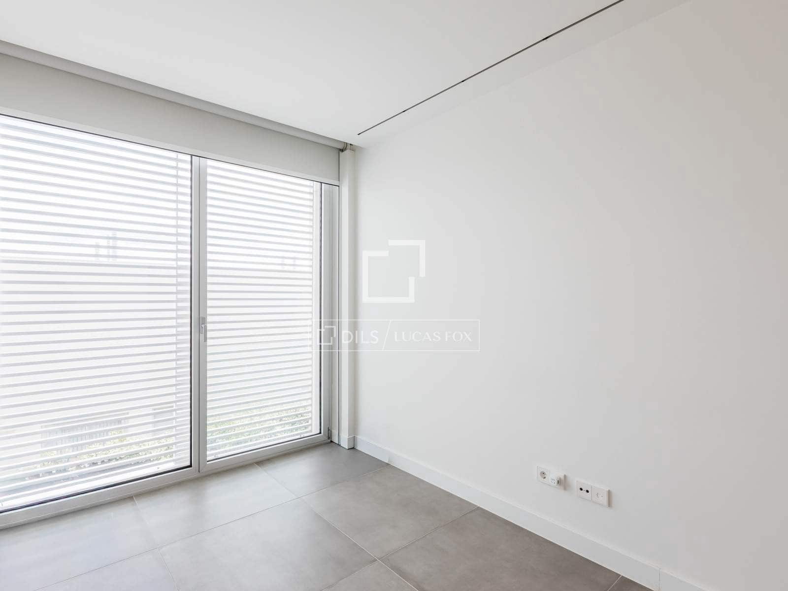 Villa/Maison de 3 chambres à louer à Madrid ville avec piscine garage - 6 300 € (Ref: 9832278)