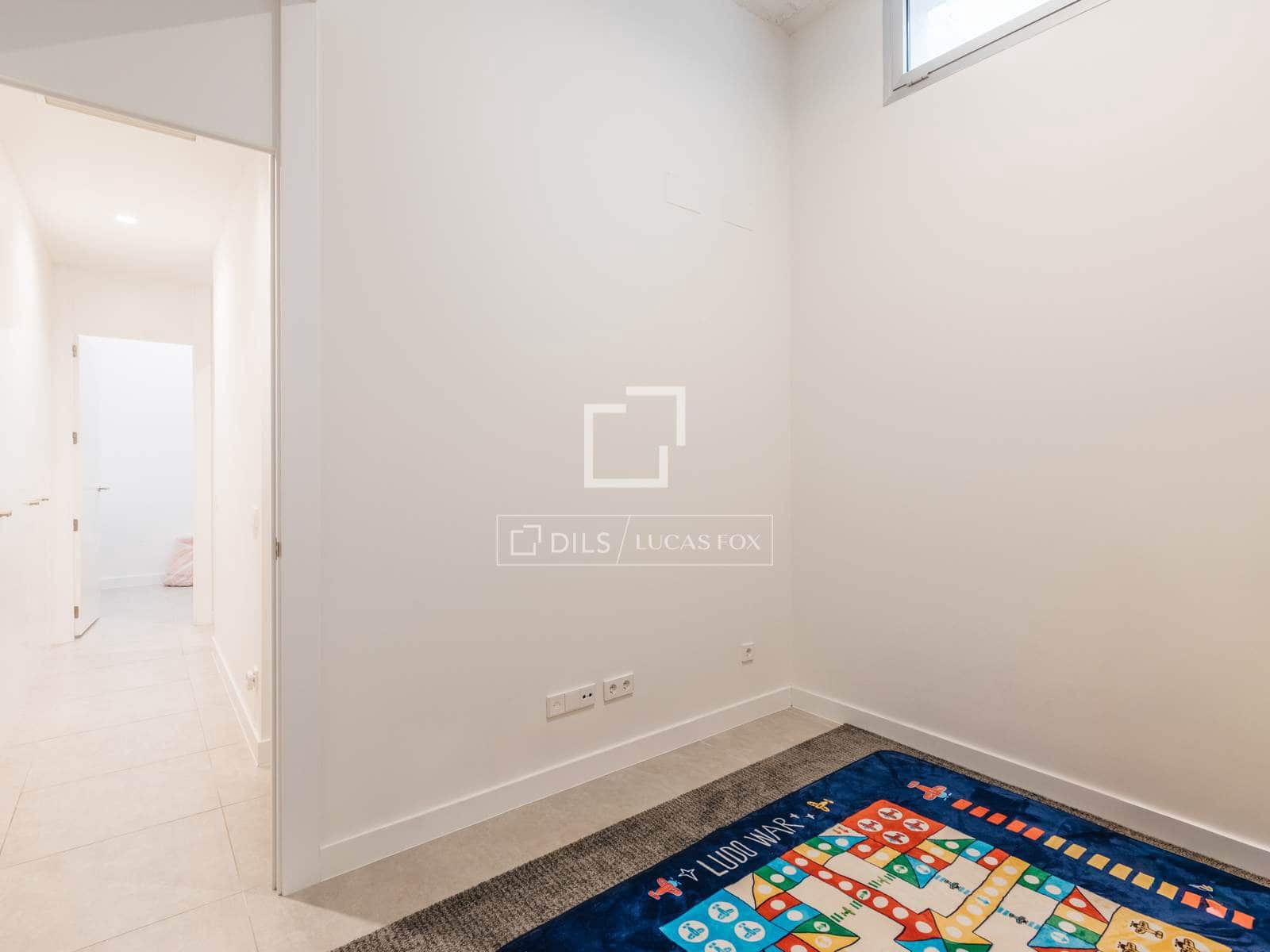 Villa/Maison de 3 chambres à louer à Madrid ville avec piscine garage - 6 300 € (Ref: 9832278)
