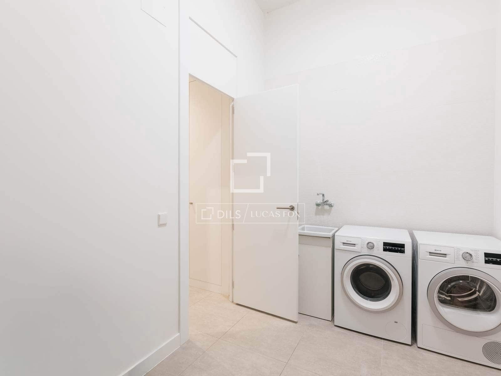 Villa/Maison de 3 chambres à louer à Madrid ville avec piscine garage - 6 300 € (Ref: 9832278)