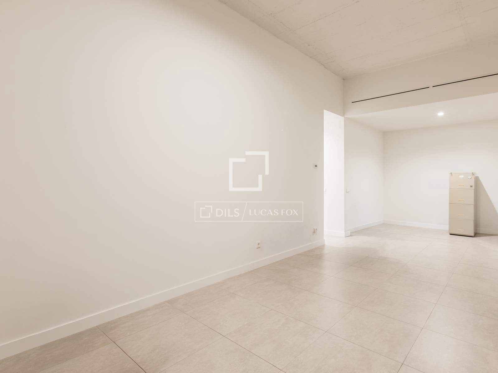 Villa/Maison de 3 chambres à louer à Madrid ville avec piscine garage - 6 300 € (Ref: 9832278)