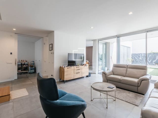Villa/Maison de 3 chambres à louer à Madrid ville - 6 300 € (Ref: 9832278)