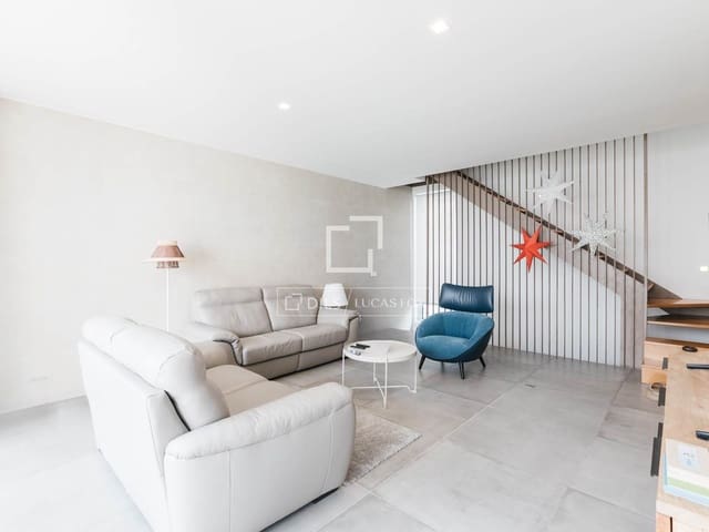 Villa/Maison de 3 chambres à louer à Madrid ville - 6 300 € (Ref: 9832278)