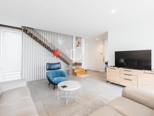 Villa/Maison de 3 chambres à louer à Madrid ville - 6 300 € (Ref: 9832278)