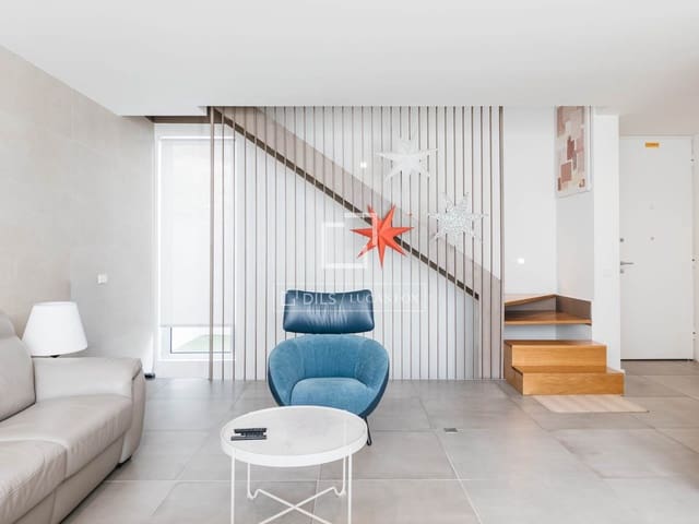Villa/Maison de 3 chambres à louer à Madrid ville - 6 300 € (Ref: 9832278)