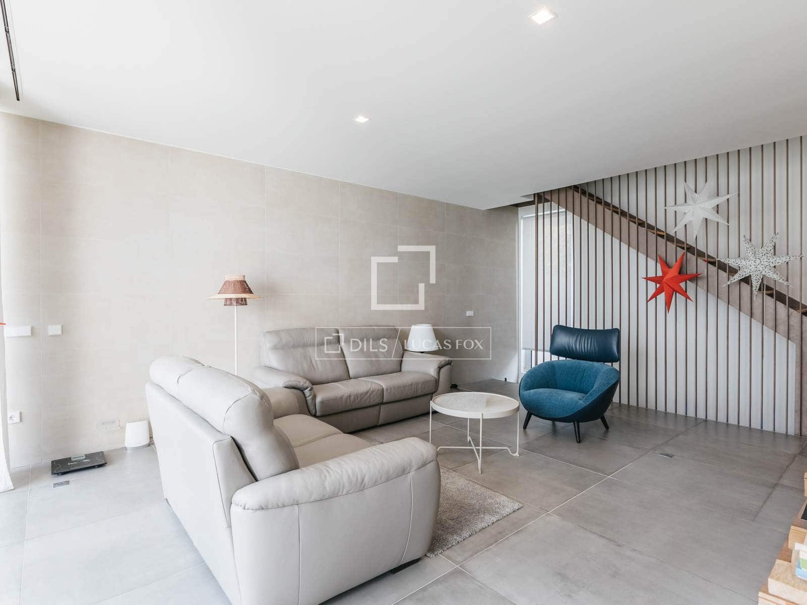 Villa/Maison de 3 chambres à louer à Madrid ville avec piscine garage - 6 300 € (Ref: 9832278)