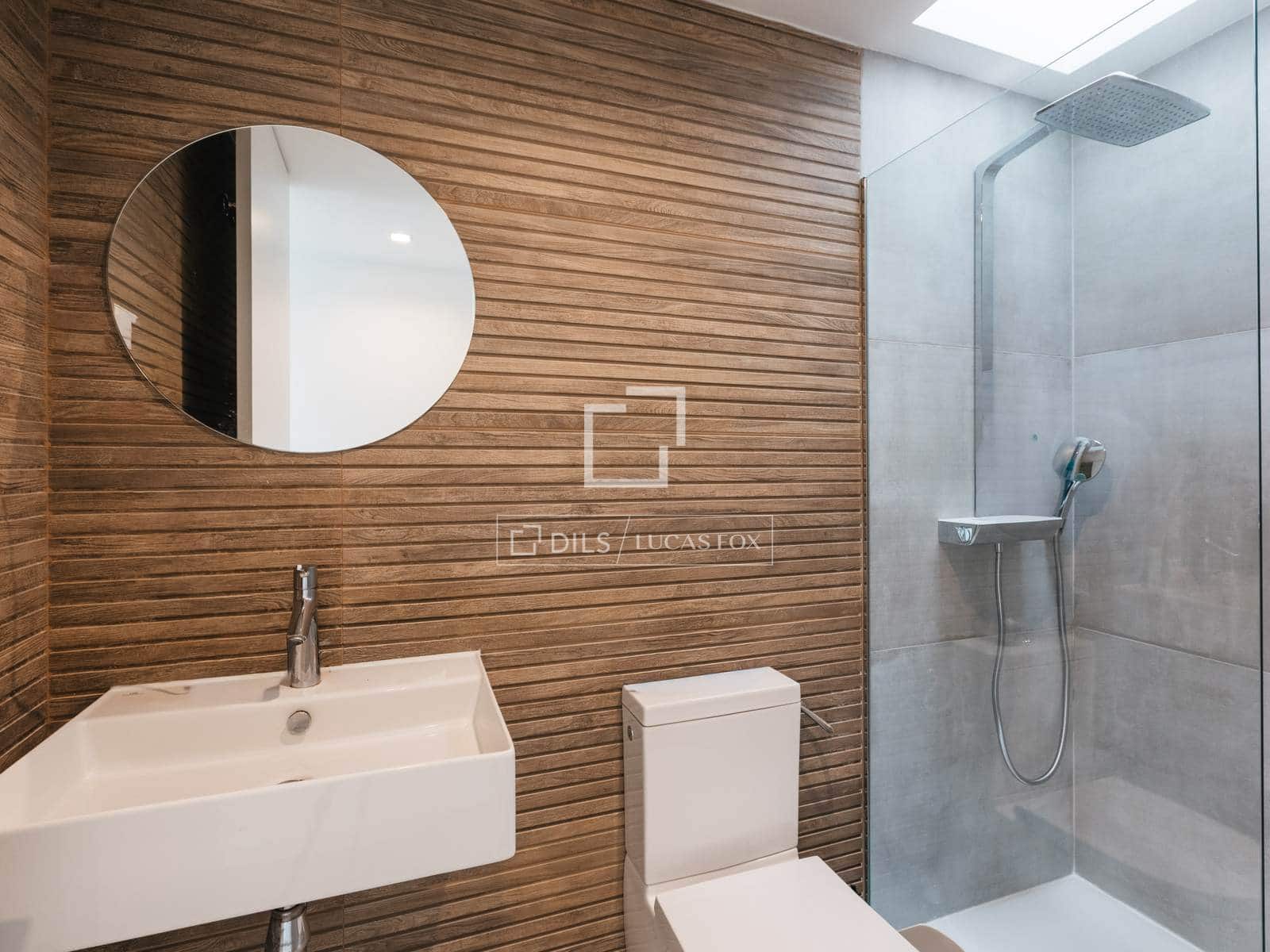 Villa/Maison de 3 chambres à louer à Madrid ville avec piscine garage - 6 300 € (Ref: 9832278)