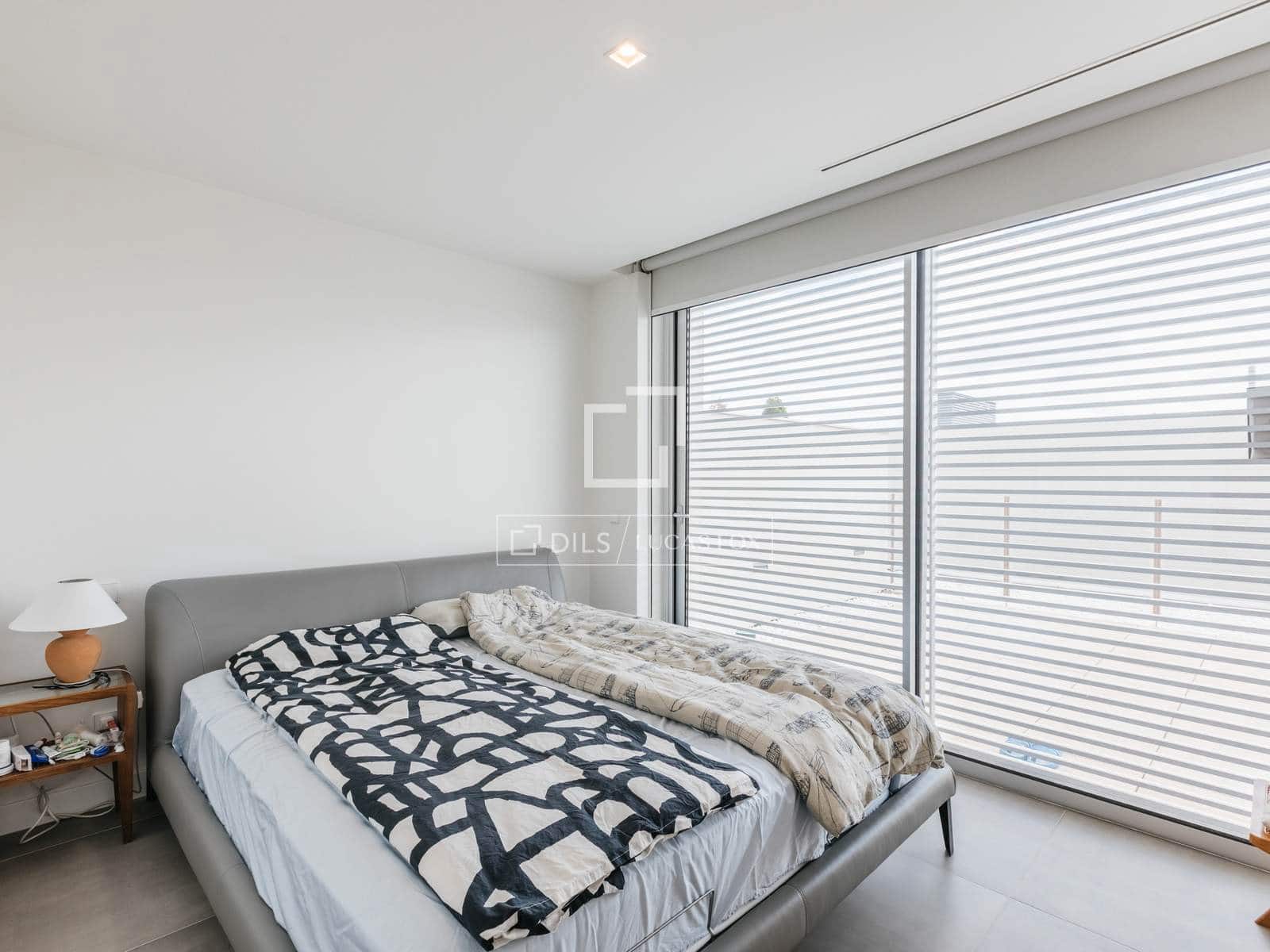 Villa/Maison de 3 chambres à louer à Madrid ville avec piscine garage - 6 300 € (Ref: 9832278)