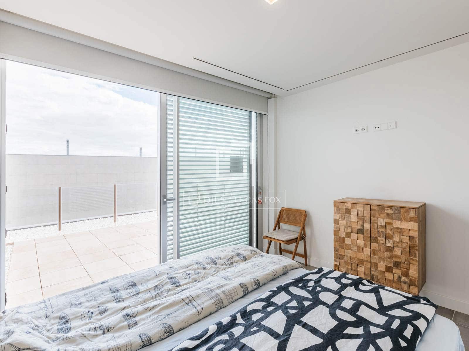 Villa/Maison de 3 chambres à louer à Madrid ville avec piscine garage - 6 300 € (Ref: 9832278)