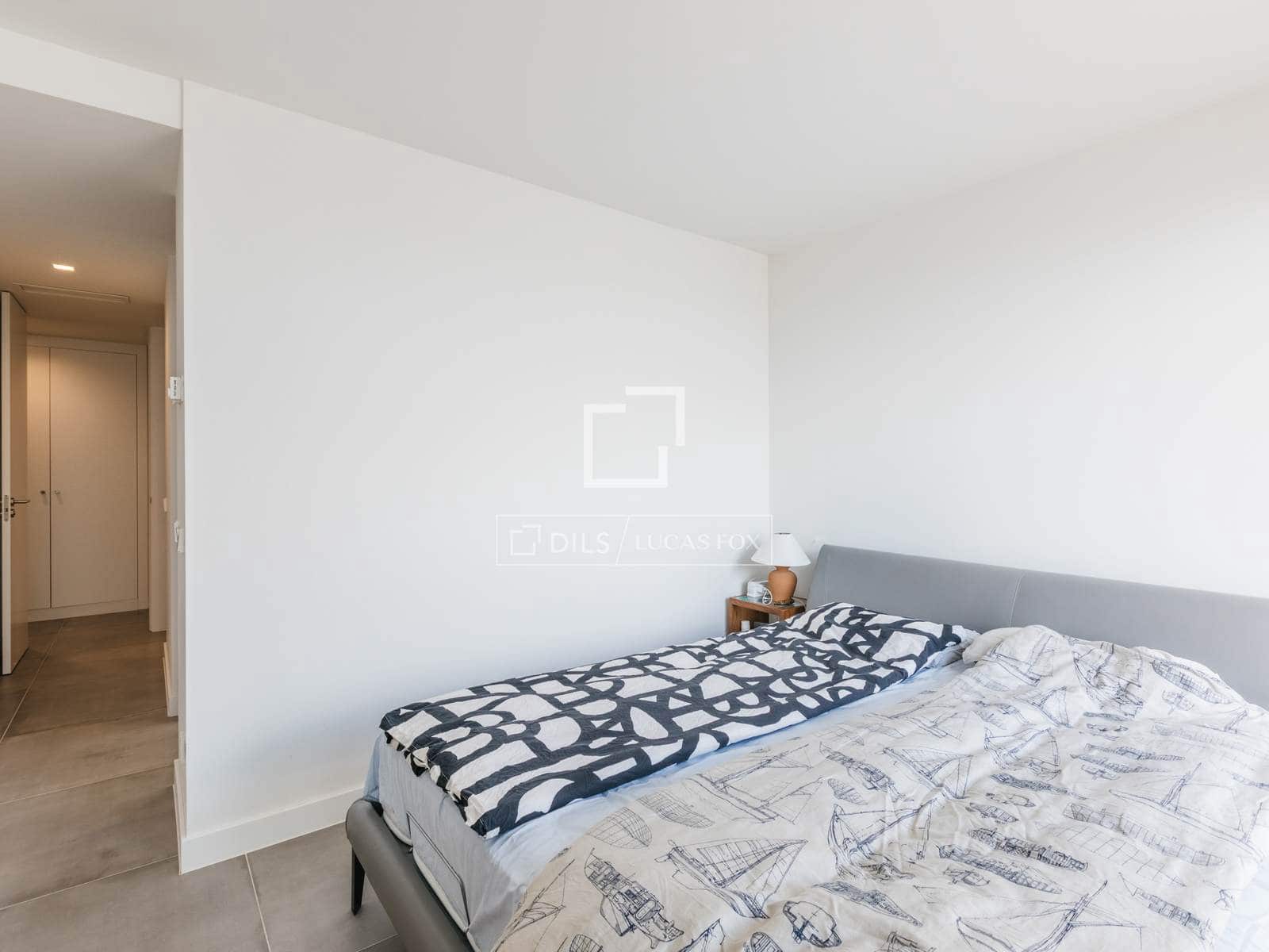 Villa/Maison de 3 chambres à louer à Madrid ville avec piscine garage - 6 300 € (Ref: 9832278)