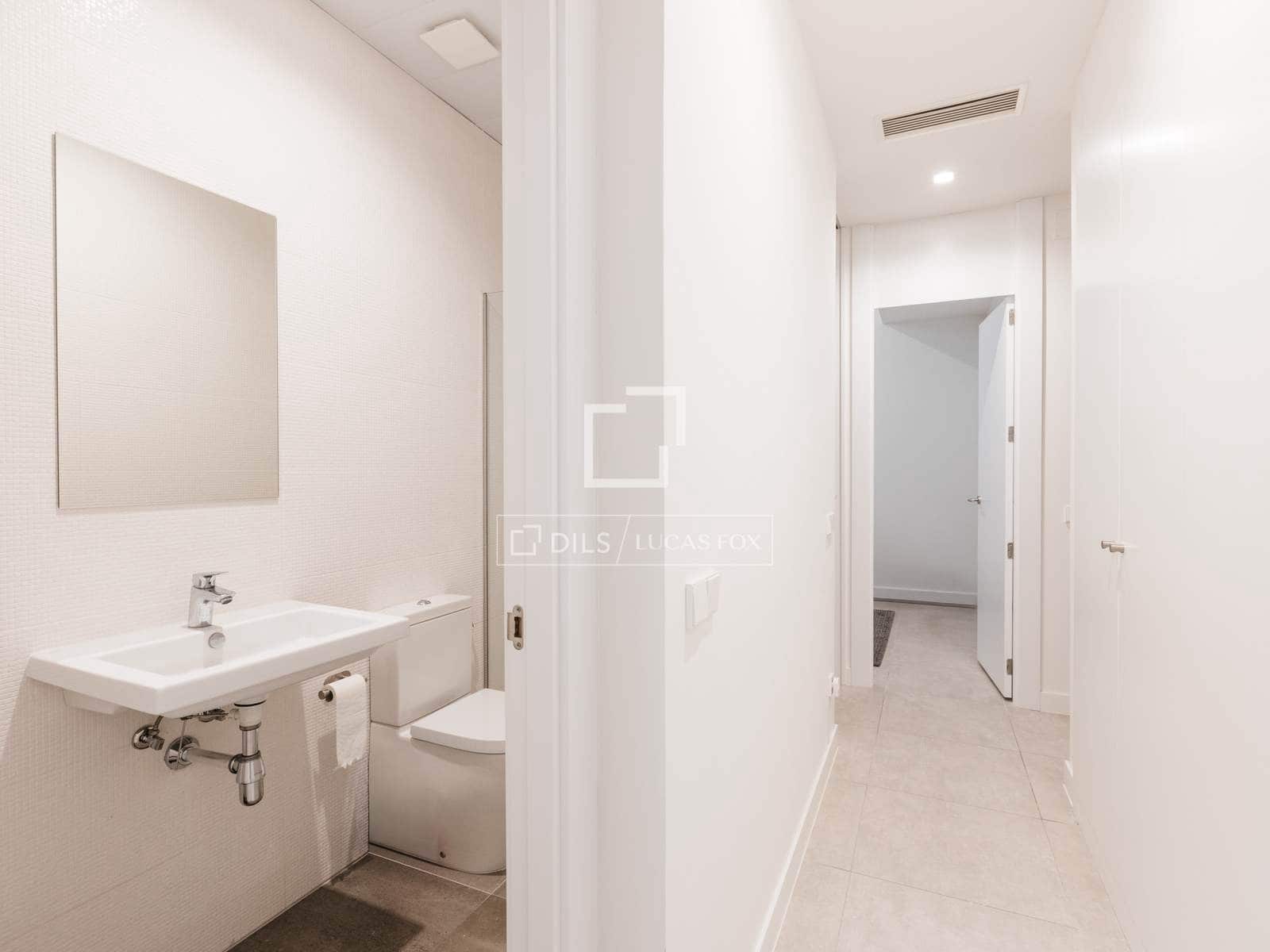 Villa/Maison de 3 chambres à louer à Madrid ville avec piscine garage - 6 300 € (Ref: 9832278)