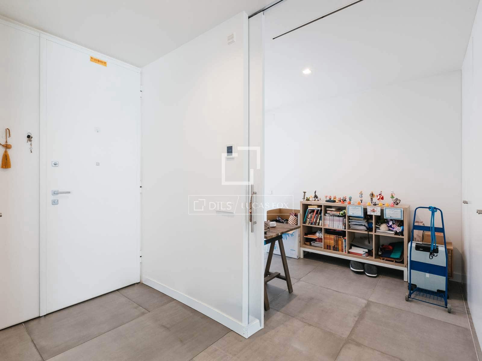 Villa/Maison de 3 chambres à louer à Madrid ville avec piscine garage - 6 300 € (Ref: 9832278)