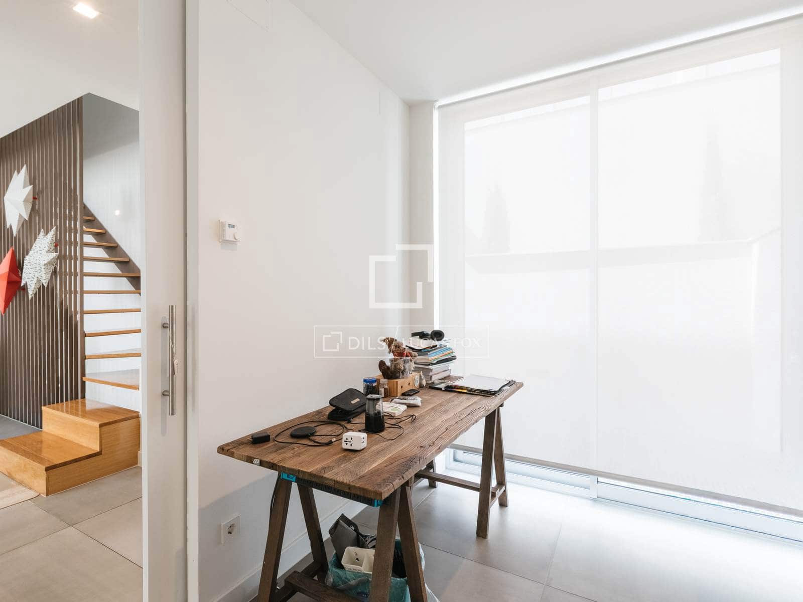 Villa/Maison de 3 chambres à louer à Madrid ville avec piscine garage - 6 300 € (Ref: 9832278)