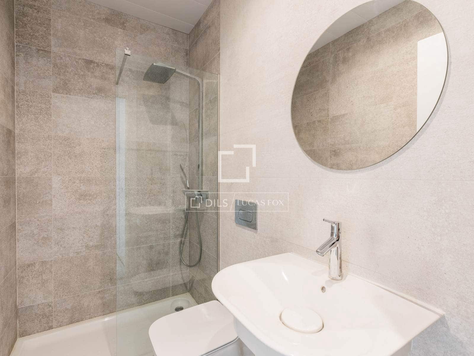 Villa/Maison de 3 chambres à louer à Madrid ville avec piscine garage - 6 300 € (Ref: 9832278)
