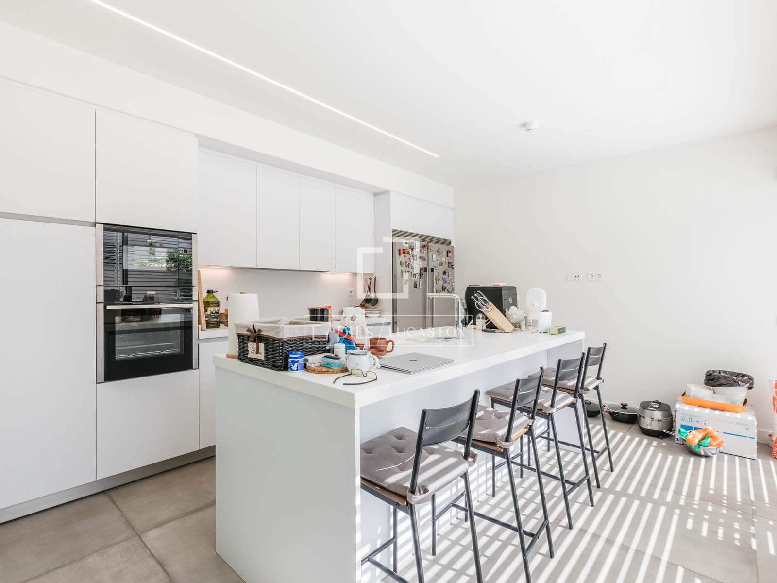 Villa/Maison de 3 chambres à louer à Madrid ville avec piscine garage - 6 300 € (Ref: 9832278)