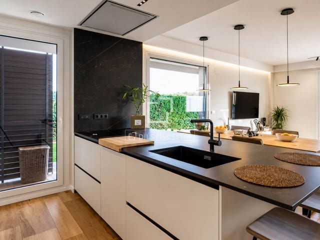 3 soverom Villa til salgs i Donostia-San Sebastián med svømmebasseng garasje - € 1 600 000 (Ref: 9832724)