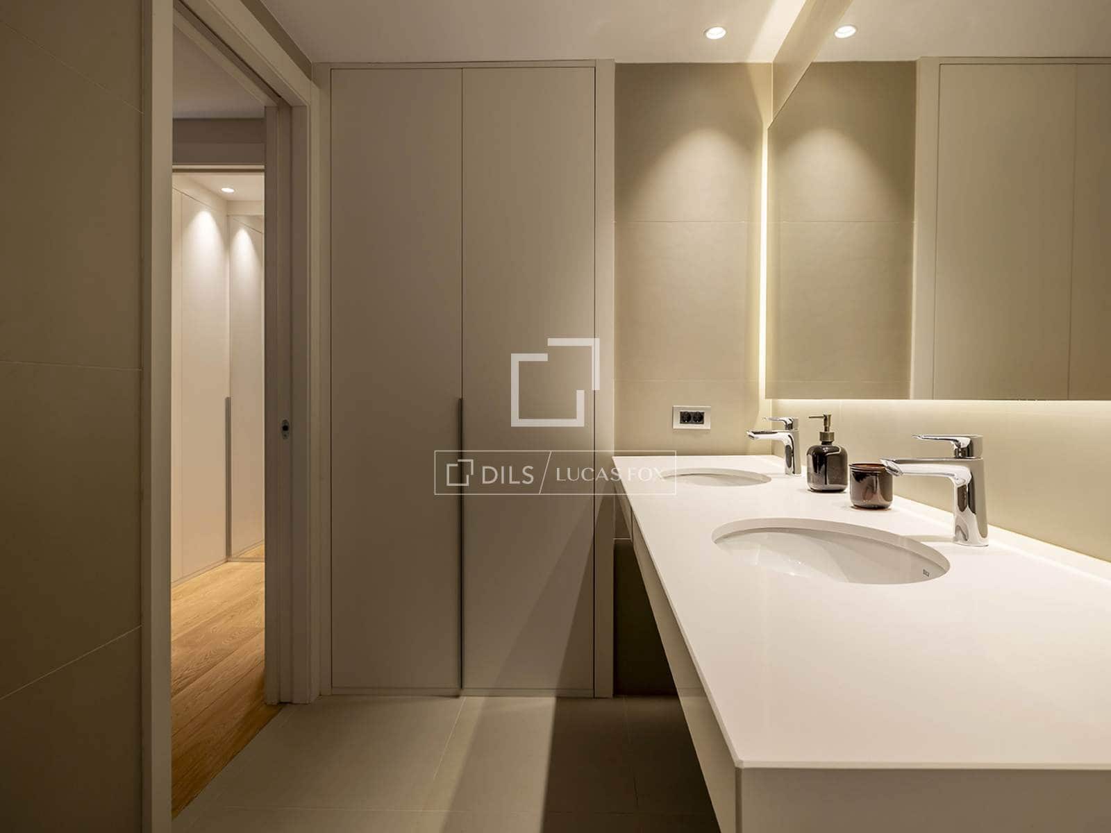 Apartment for rent in Barcelona city with pool - € 6,500 (Ref: 9832853)